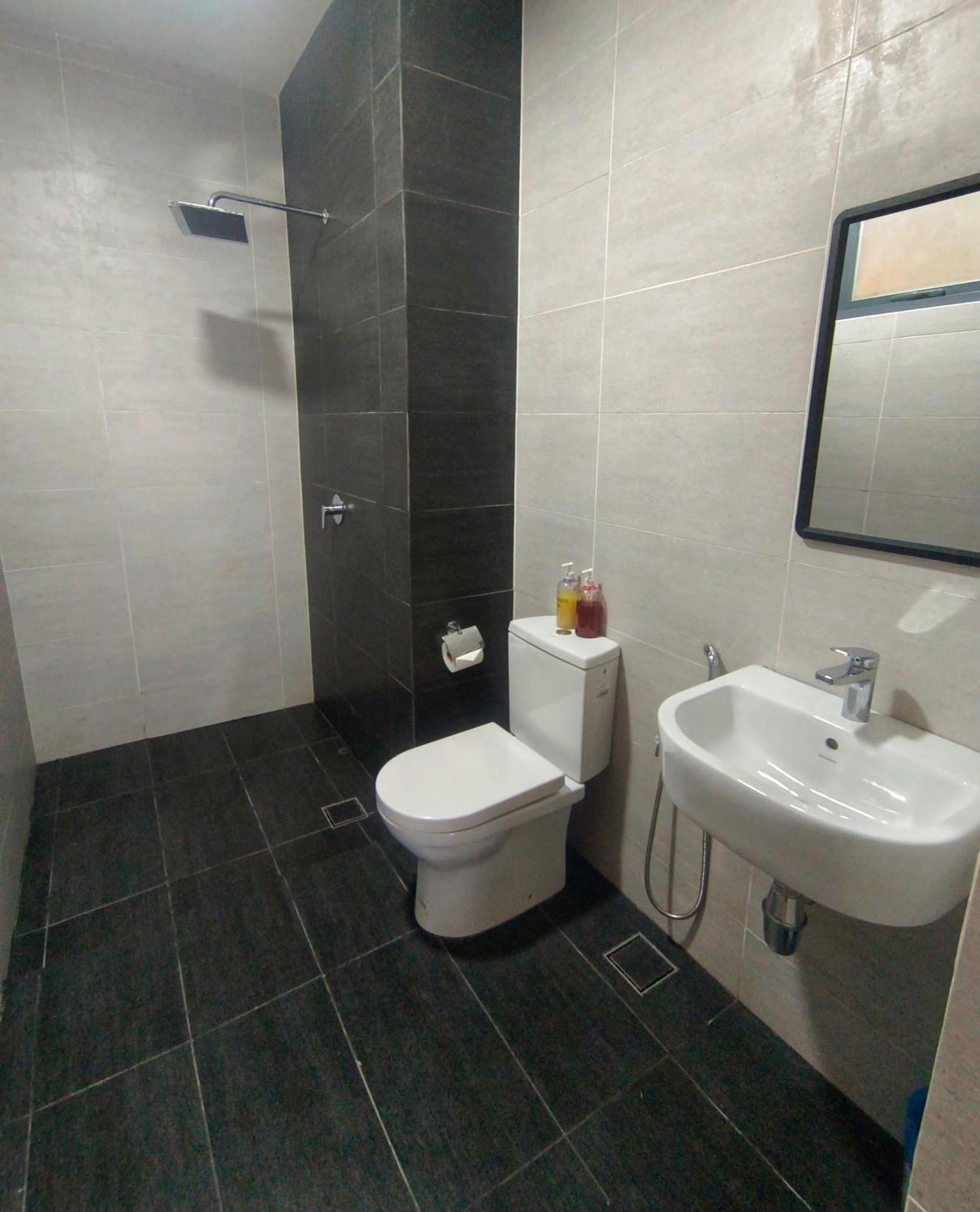 One Bedroom Troika Kota Bharu By Aghome, Modern Design Екстериор снимка