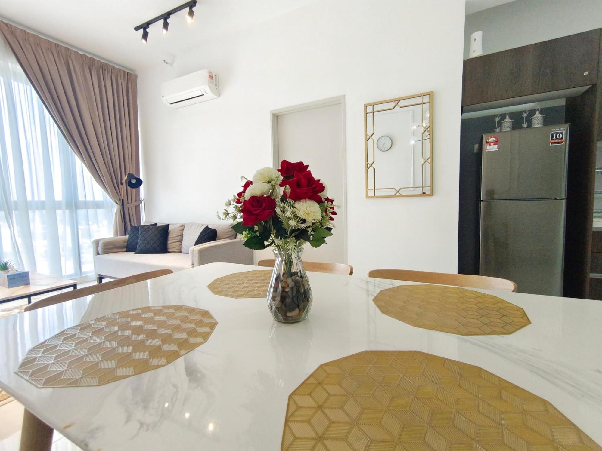 One Bedroom Troika Kota Bharu By Aghome, Modern Design Екстериор снимка