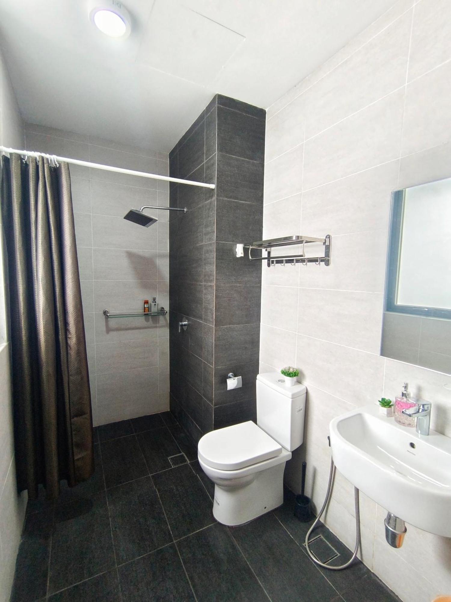 One Bedroom Troika Kota Bharu By Aghome, Modern Design Екстериор снимка