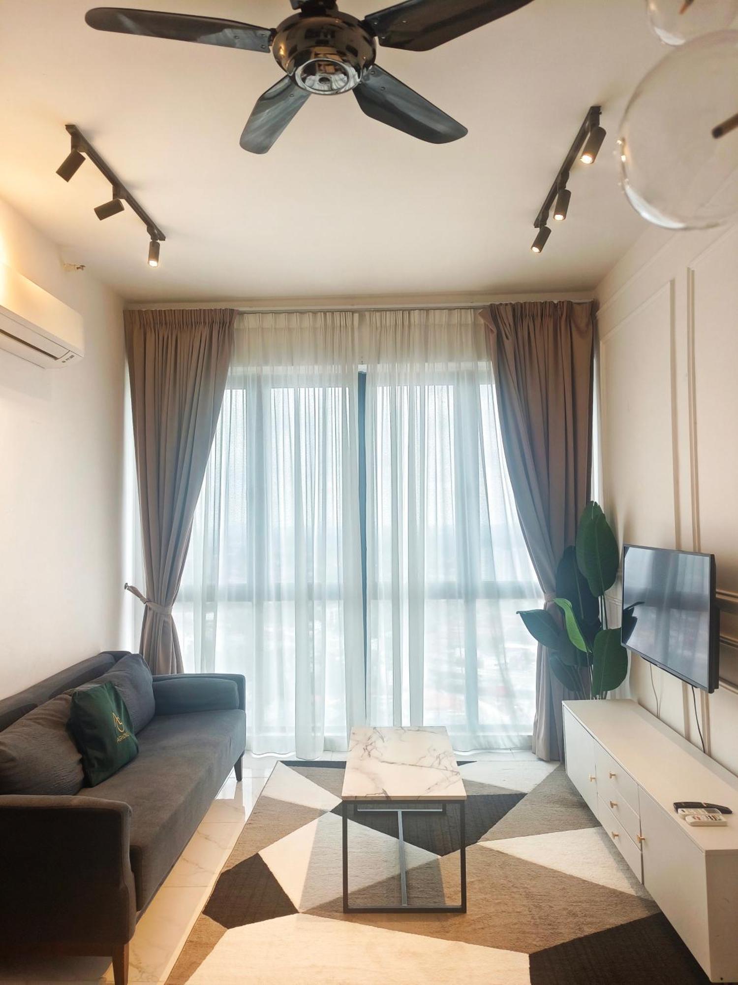 One Bedroom Troika Kota Bharu By Aghome, Modern Design Екстериор снимка